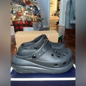 Crocs , size 8 in women’s , black